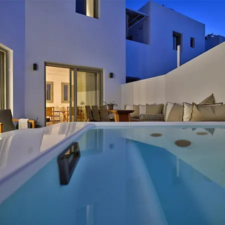 The Bright And Elegant Akira Villa Naousa (Paros)