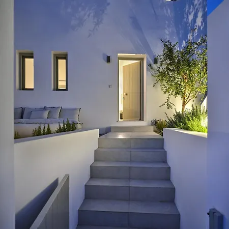 The Bright And Elegant Akira Villa *